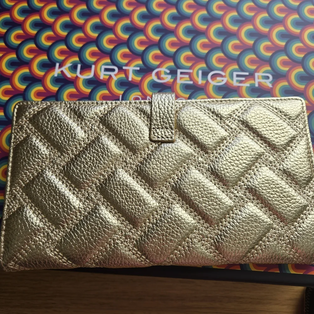 Kurt Geiger Gold Textured Card Holder - Picture 2 of 2